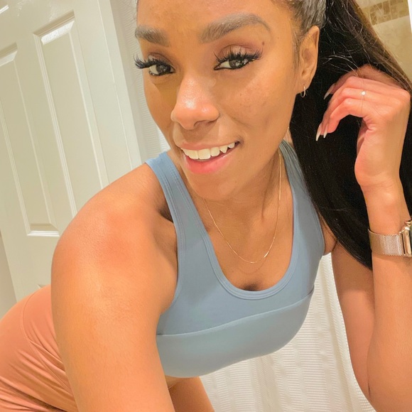 Meet your Posher, Courtney - Picture 1 of 1